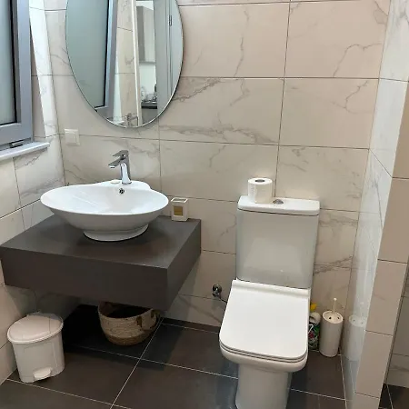 Doulapas Apartman *