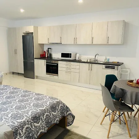 Doulapas Apartman Hráni