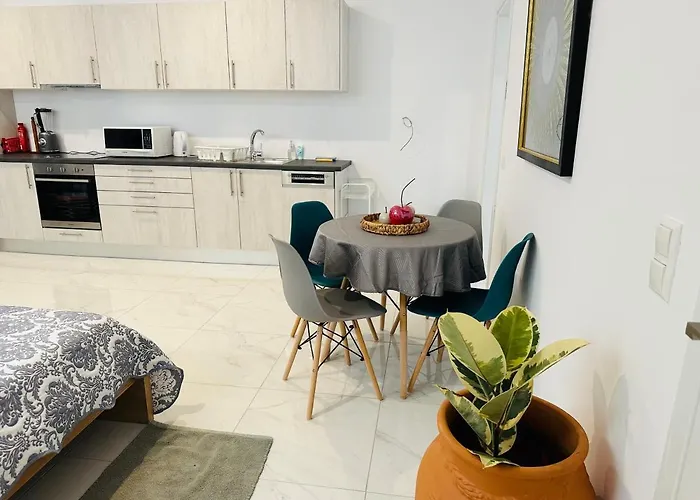 Apartment Doulapas