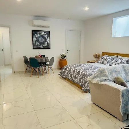 Apartment Doulapas *